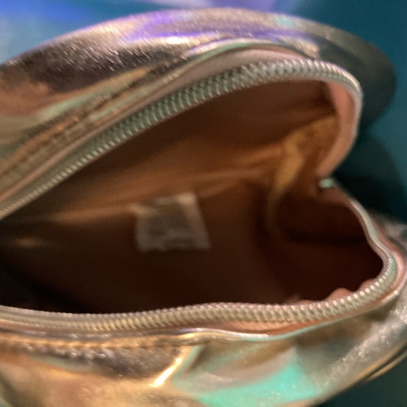 NWT - Loft Gold Metallic Make Up Bag - Picture 4 of 7